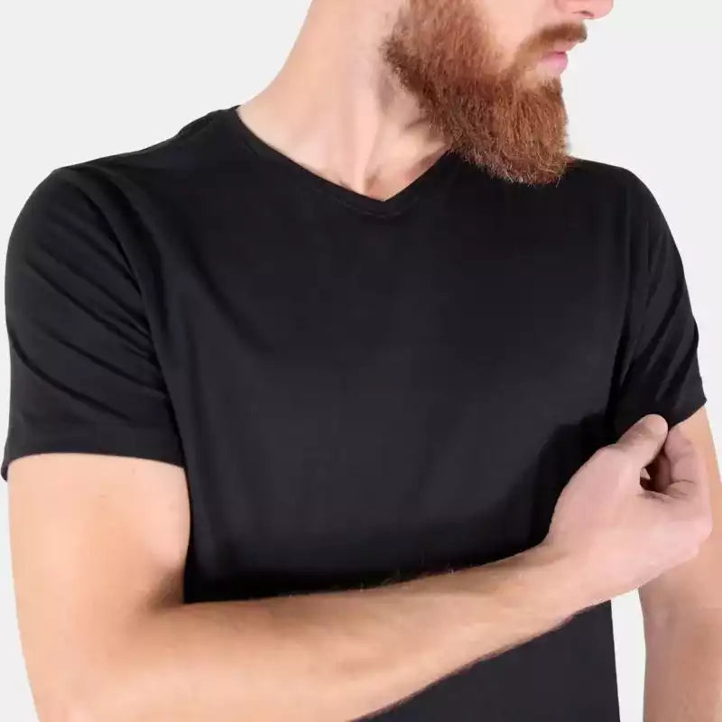 Camiseta Preta Gola V Masculina